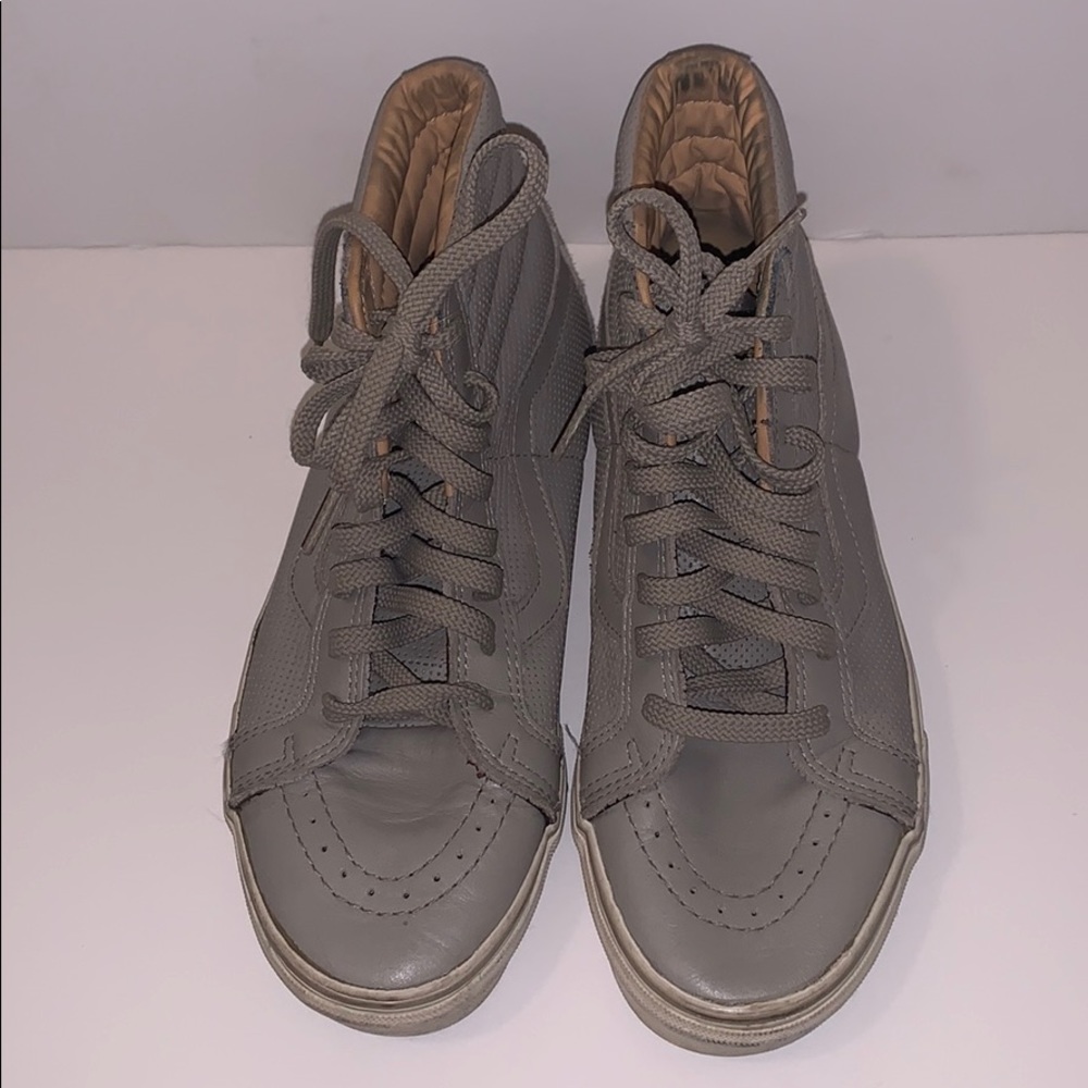USED VANS sk8 HI. Size 8  (MEN)